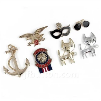 Animal Brooches Costume Jewelry