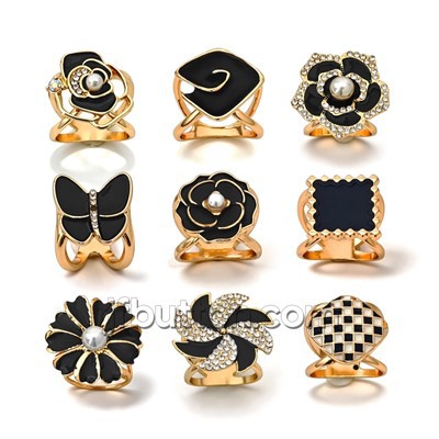 Enamel Black Scarf Ring