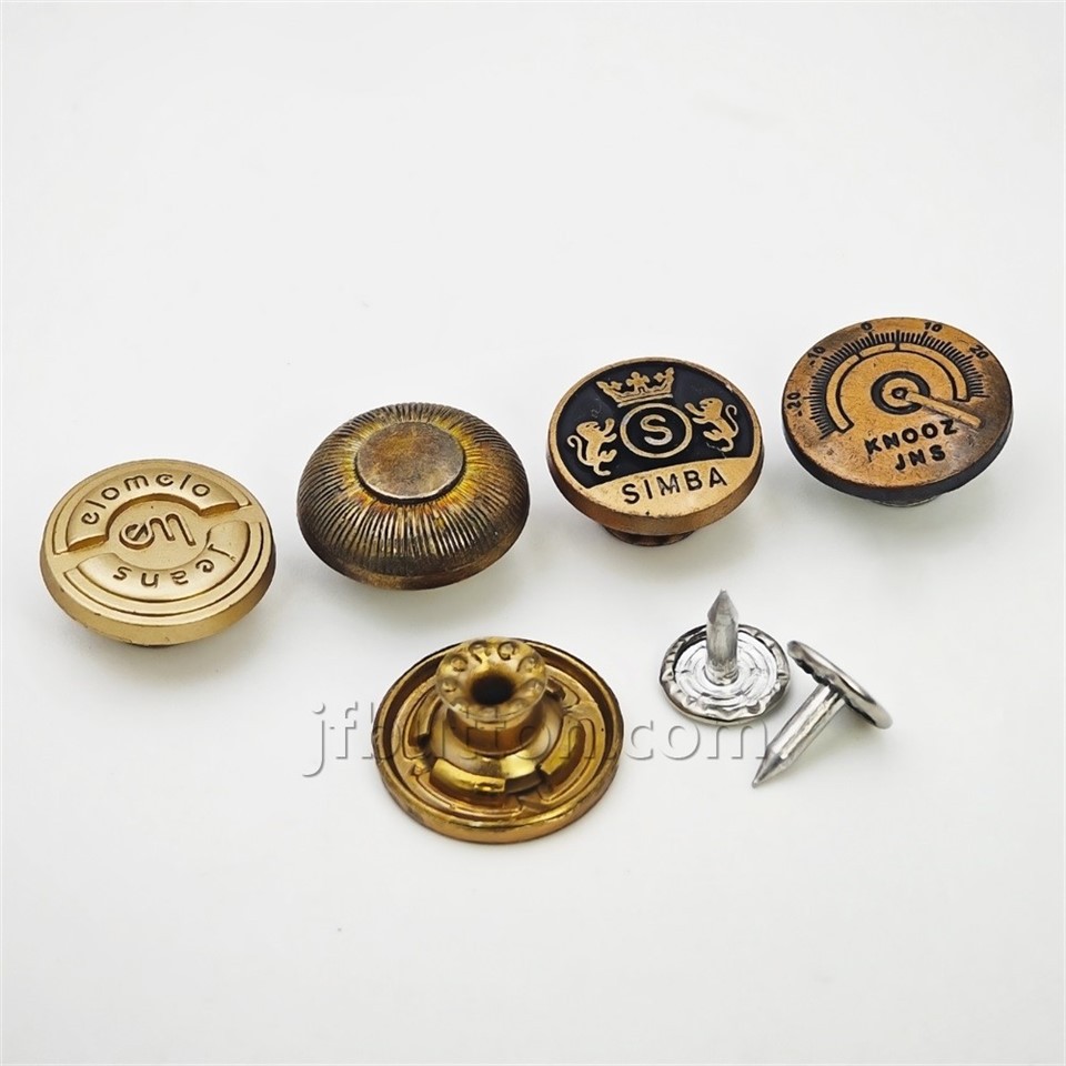 Button Pins Jeans